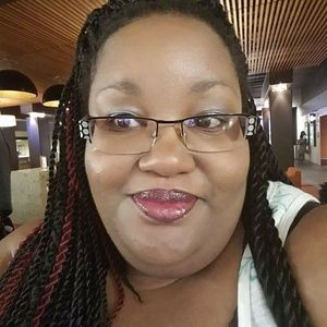 Meet your Posher, Lakeisha